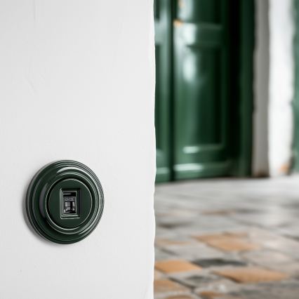 Kliklap - Tomada de Dados Retrô com Moldura Verde