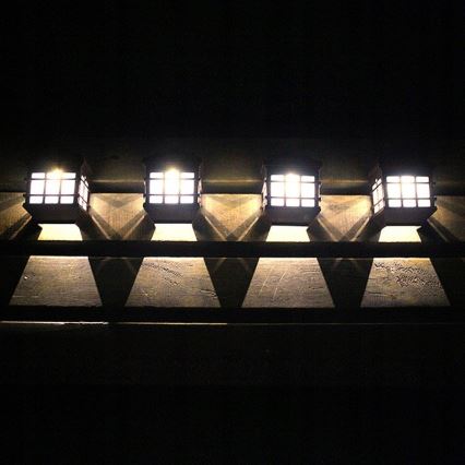 Lâmpada de parede solar LED com sensor crepuscular LED/1,2V 600 mAh IP44