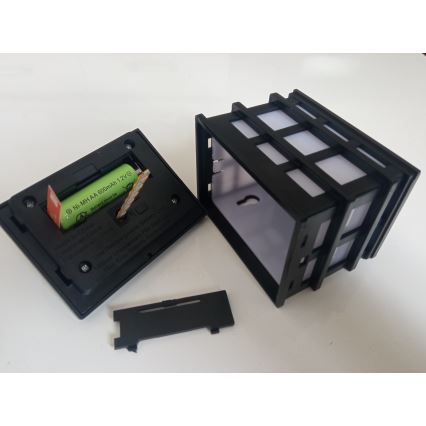 Lâmpada de parede solar LED com sensor crepuscular LED/1,2V 600 mAh IP44