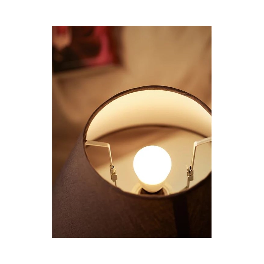Lâmpada LED Philips E27/7W/230V 2700K