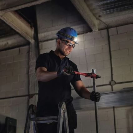 Lanterna de cabeça LED com regulação e com sensor GP DISCOVERY CHW54 LED/3xAAA IPX5