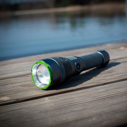 Lanterna LED recarregável e regulável com função powerbank LED/30W/5V IPX7 3000 lm 4000 mAh