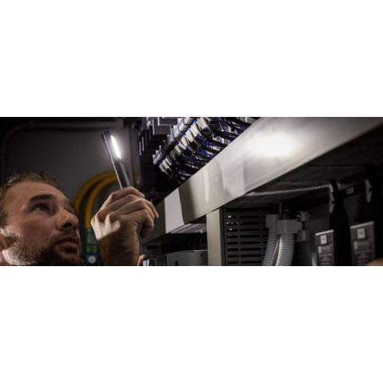 Ledlenser W2R - Lanterna de trabalho recarregável com LED e regulação de brilho, 630 mAh, IP54, 220 lm