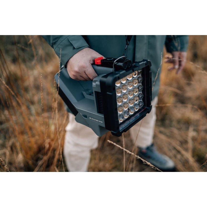 Ledlenser XP30R - Lanterna recarregável LED dimável LED/5000 mAh IP54 32000 lm 16 h cinzenta