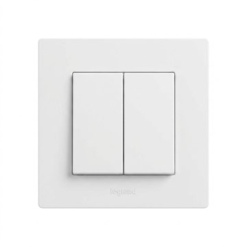 Legrand - Interruptor de escada duplo 6+6 com moldura NILOE STEP branco