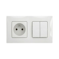 Legrand - Interruptor duplo em série n.º 5 e tomada doméstica com moldura NILOE 250V branca