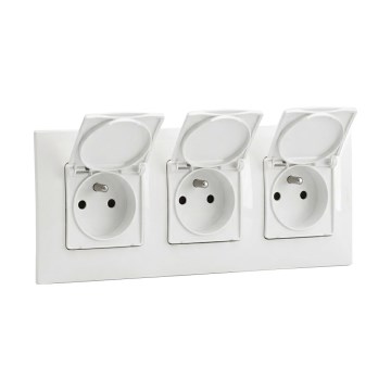Legrand - Tomada de exterior tripla para uso doméstico com moldura NILOE 250V IP44 branca
