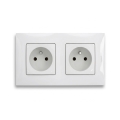 Legrand - Tomada dupla doméstica com moldura NILOE 250V branca