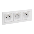 Legrand - Tomada exterior tripla para uso doméstico com moldura NILOE STEP 250V IP44 branca