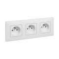 Legrand - Tomada tripla doméstica com moldura NILOE STEP 250V branca