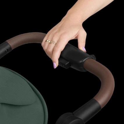 Lionelo - Carrinho de passeio EMMA ONE verde/preto