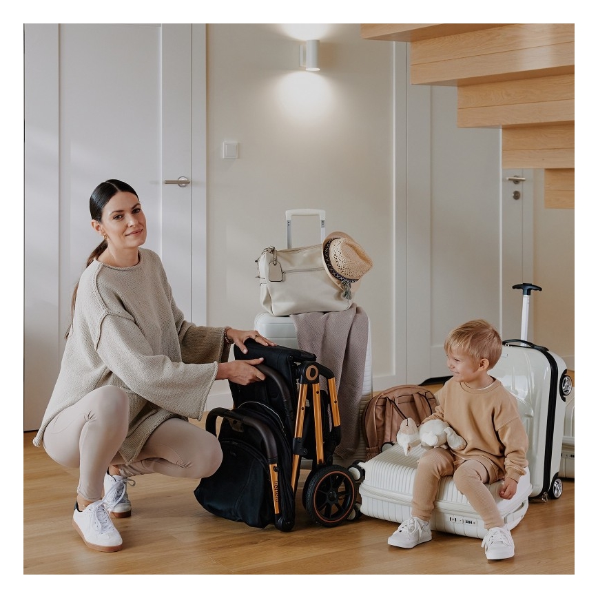 Lionelo - Carrinho desportivo CLOE preto/dourado