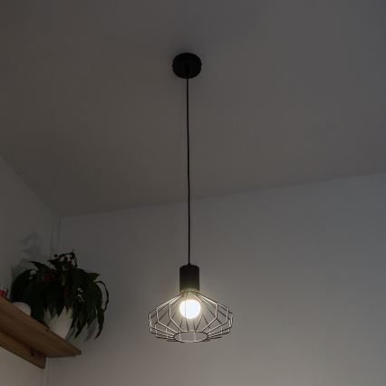 Lustre suspenso por cabo SOLANO 1xE27/15W/230V preto/dourado