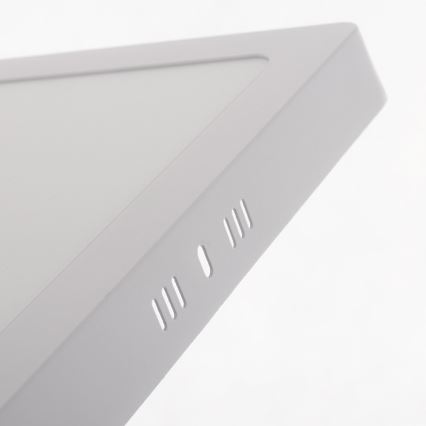 Luz de teto LED LED/24W/230V 6000K