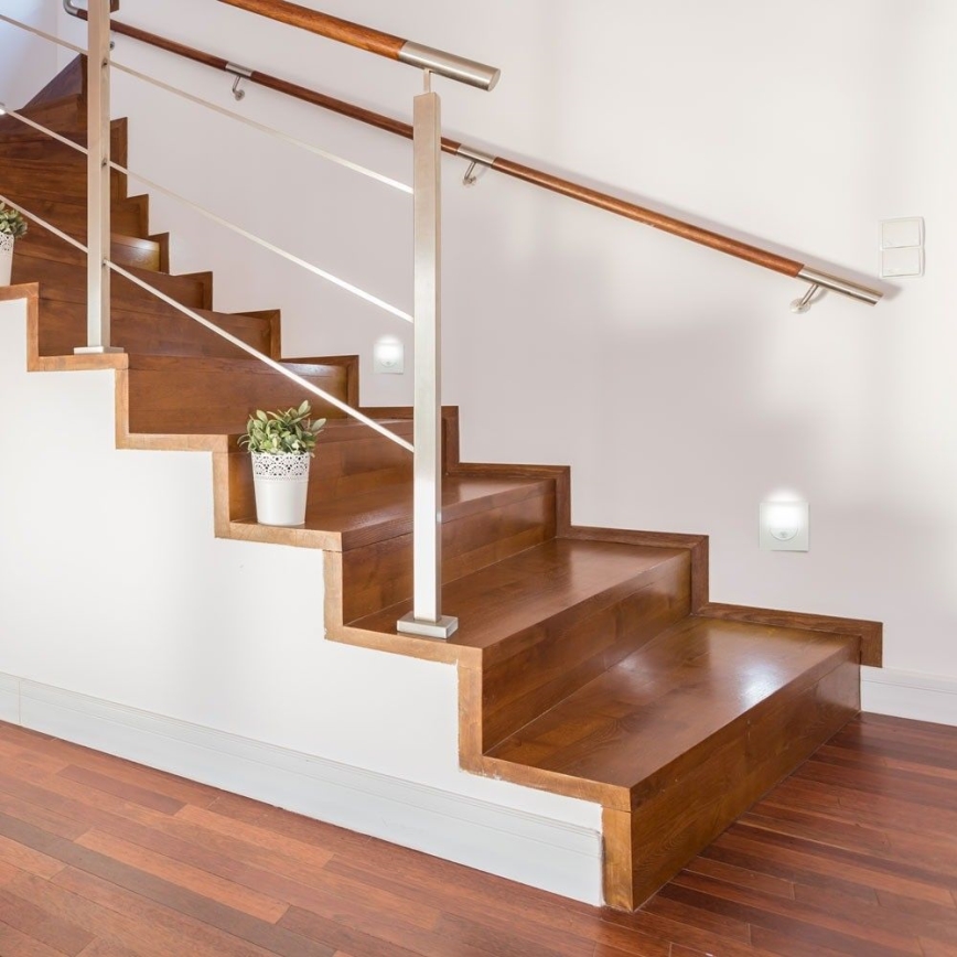 Luminária LED para escadas com sensor de movimento LED/3W/230V 4000K branco