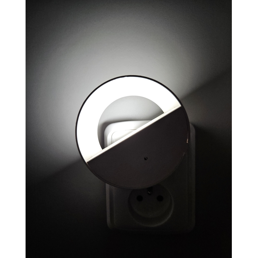 Luz noturna LED com sensor de anoitecer LED/0,5W/230V branco