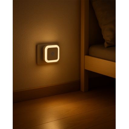 Luz noturna LED com sensor de movimento e crepuscular LED/0,5W/230V branca