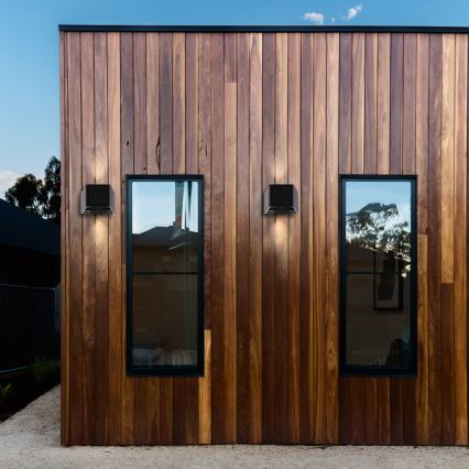 Luminária de Parede Solar LED WINGS LED/2W/1200 mAh 3,7V 3000K IP54 preta