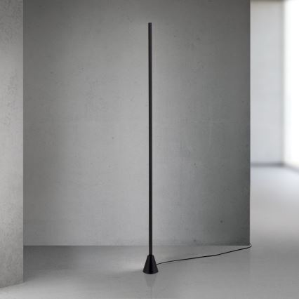 Candeeiro de pé LED regulável com sensor de movimento SOJIE LED/26W/230V, preto