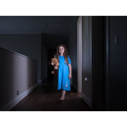 Osram - Luminária orientadora LED com sensor NIGHTLUX LED/0,3W/3xAAA IP54