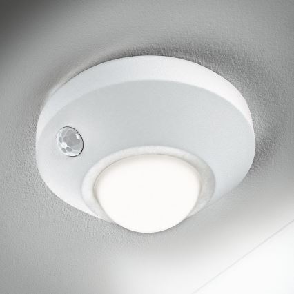 Osram - Luminária LED de orientação com sensor NIGHTLUX LED/2W/3xAA branca