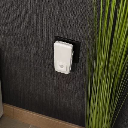 Osram - Luz noturna LED para tomada com sensor LUNETTA LED/2W/230V