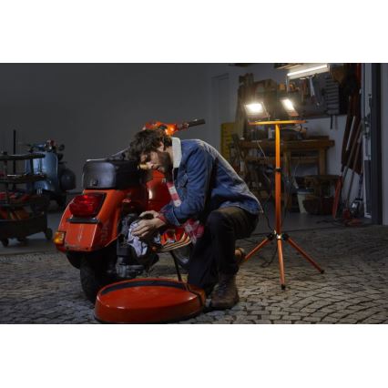 Osram - Refletor LED com suporte TRIPOD 2xLED/30W/230V IP65