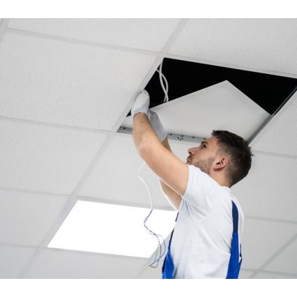 Painel LED embutido dimmerizável CAPRI LED/25/36/40W/230V 3000/4000/5700K UGR19 IP44 60x60 cm