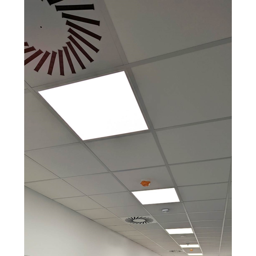 LED Painel de teto embutido regulável para casa de banho STELLA LED/28/32/36/40W/230V 59,5x59,5 cm CRI 90 IP44 branco