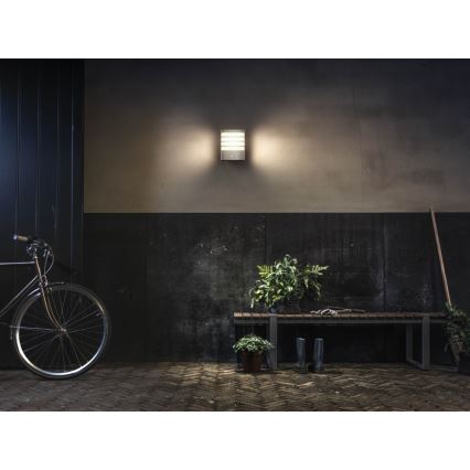 Philips - Iluminação exterior LED com sensor 1xLED/3W IP44