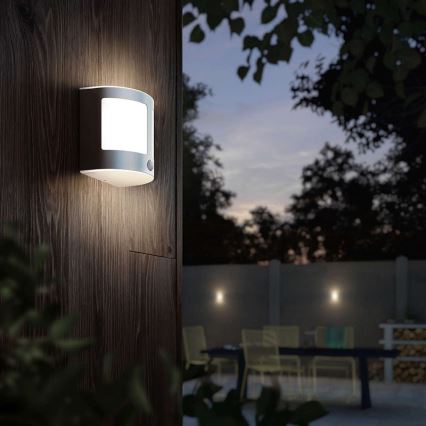 Philips - Luz de parede LED de exterior com sensor 1xLED/3,5W IP44