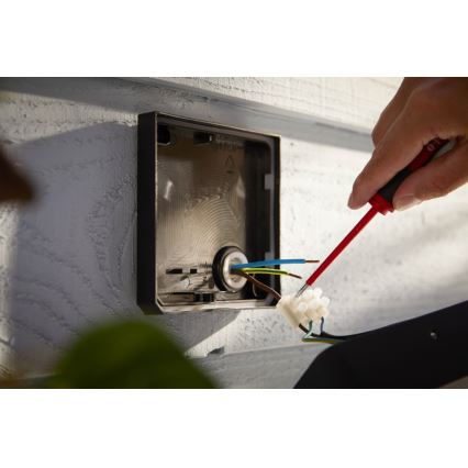 Philips - LED RGBW Regulação exterior reflektor Hue DISCOVER 2xLED/15W/230V 2000-6500K IP44