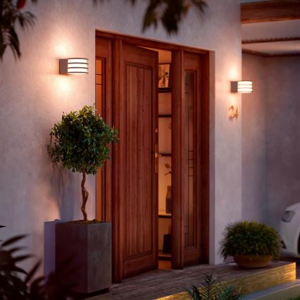 Philips - Aplique de parede exterior LED RGB dimerizável Hue LUCCA 1xE27/8,1W/230V 1000-20000K IP44