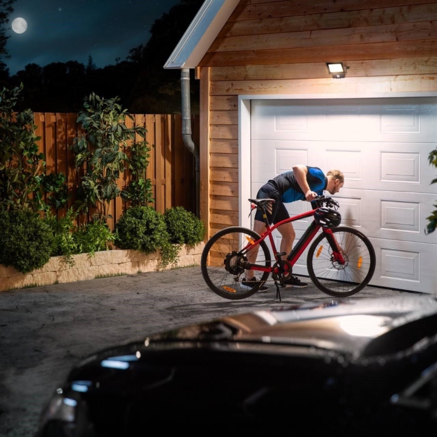 Philips - Refletor LED com sensor DECOFLOOD LED/50W/230V IP65 CRI 90