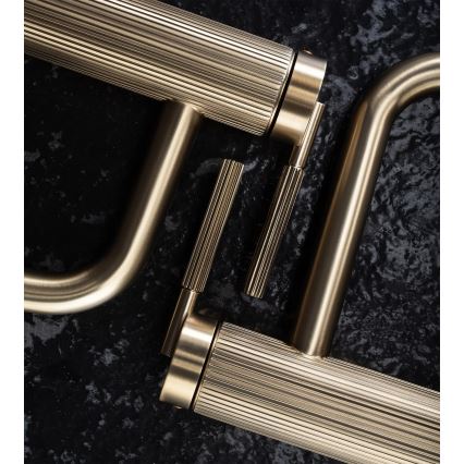 REA-B7802 - Misturador para lavatório ARGON 29,5 cm, dourado escovado