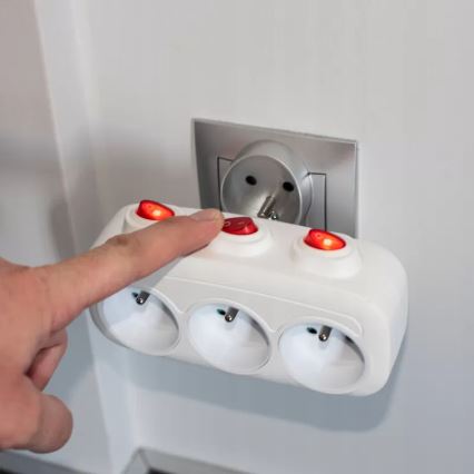 Régua de tomadas com interruptores, 3 tomadas