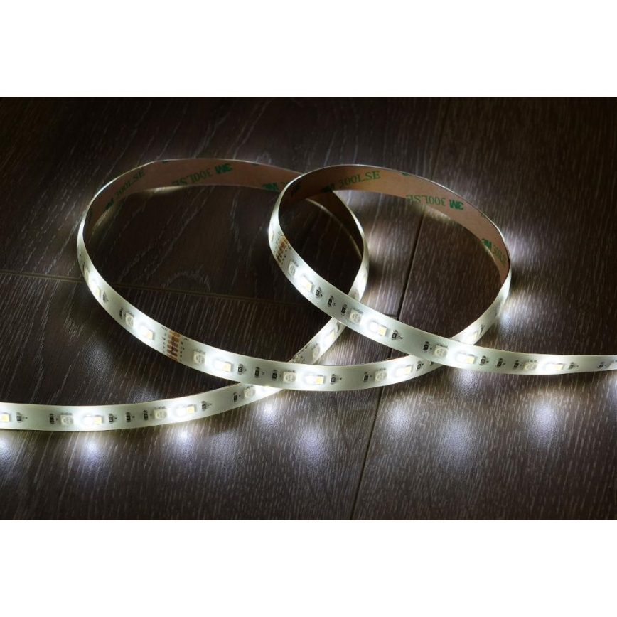 Fita LED RGBW Inteligente Regulável 5m LED/230V 2700-6500K Wi-Fi Tuya + controlo remoto
