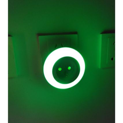 Iluminação de orientação LED com sensor de crepúsculo e tomada LED/0,6W/230V