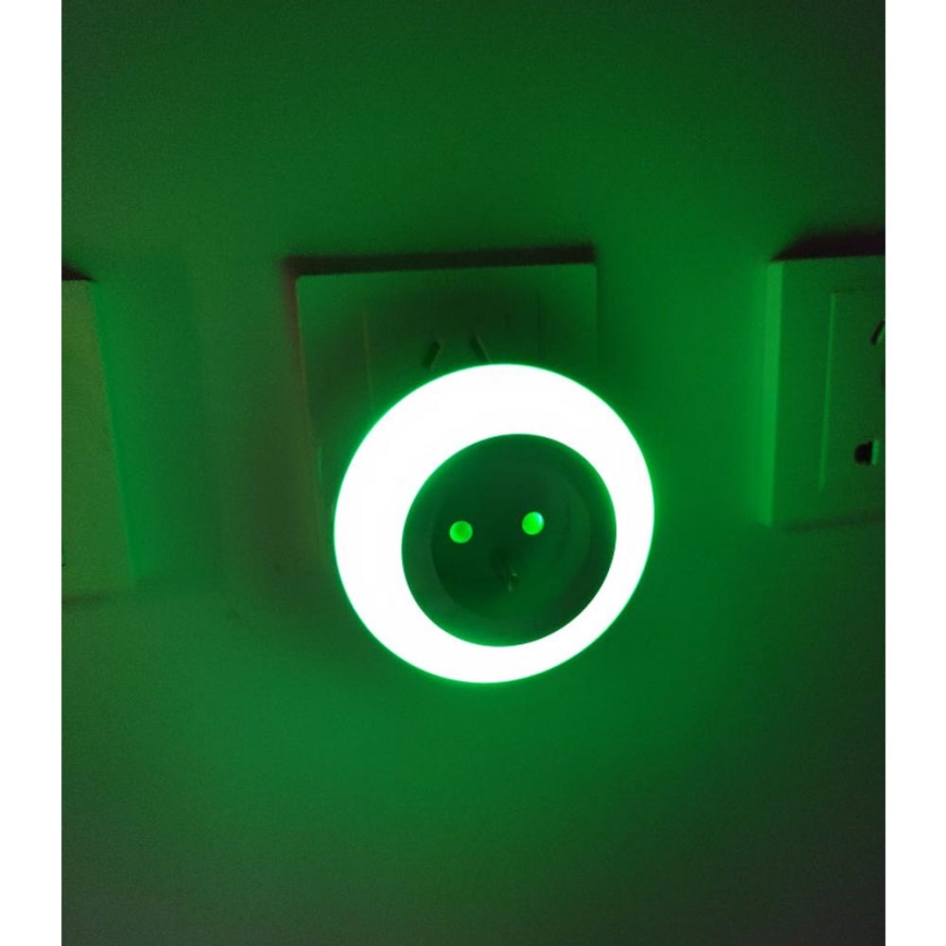 Iluminação de orientação LED com sensor de crepúsculo e tomada LED/0,6W/230V