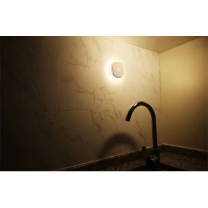 Iluminação noturna LED com sensor LED/0,45W/3xAAA 3000K branco