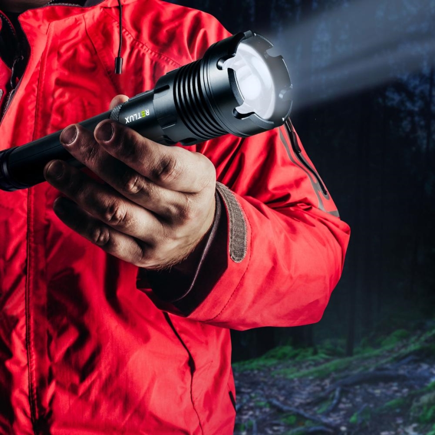 Lanterna de alumínio recarregável com LED e função powerbank LED/4400 mAh 2200 lm IP44