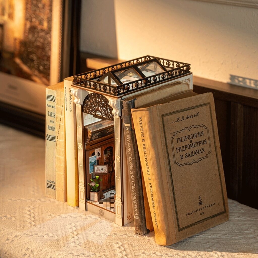 RoboTime - Quebra-cabeça 3D LED Suporte para livros Encontro na galeria com livros 2xAAA