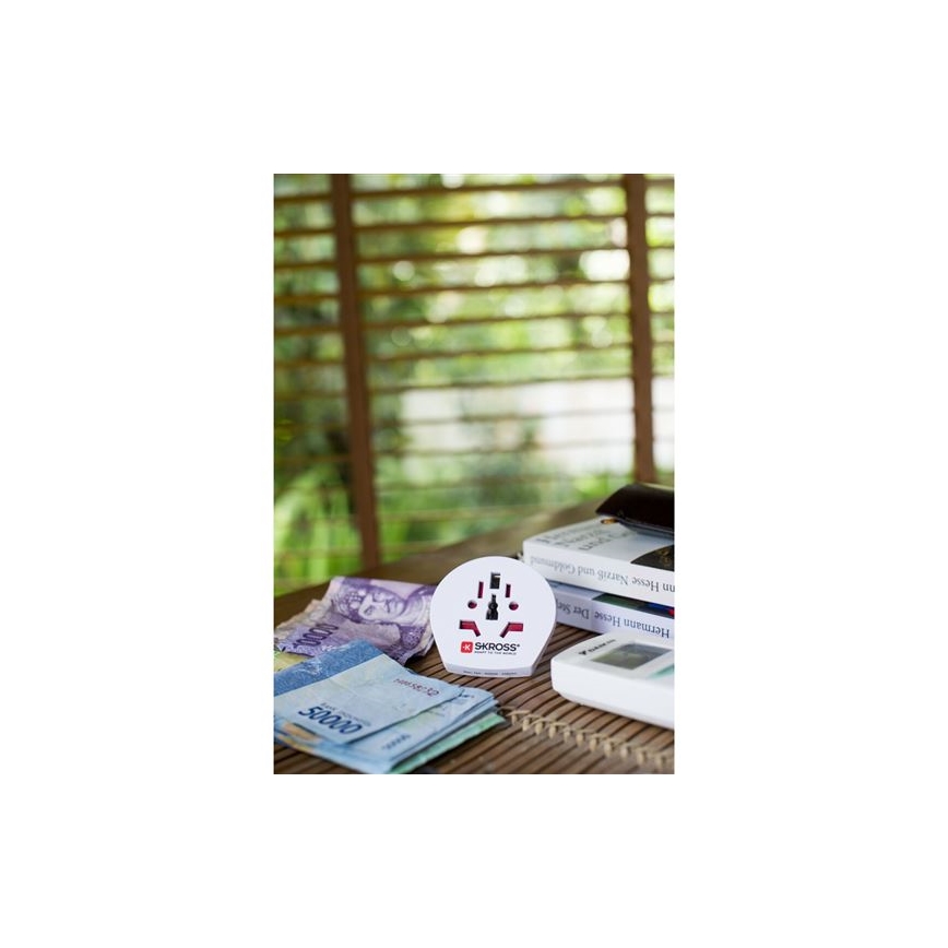 SKROSS - Adaptador universal de viagem 230V