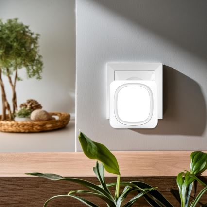 Campainha de tomada sem fios com iluminação LED 230V/1xCR2032 IP56 branco