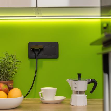 Tomada dupla de chão encastrada para exterior IP55 preta retangular