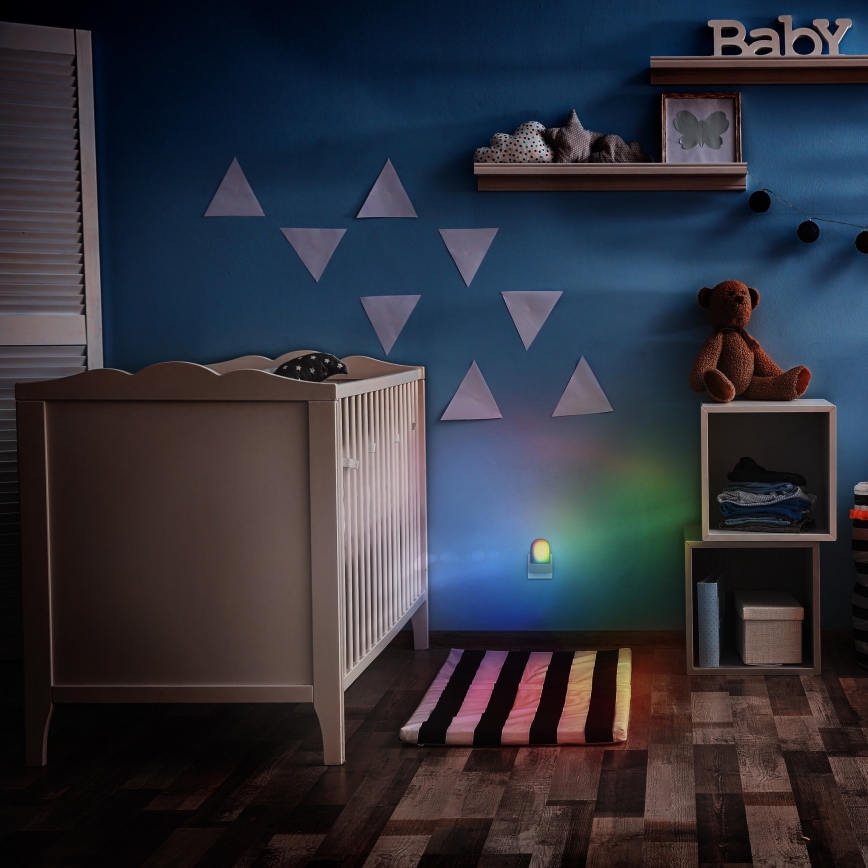 Iluminação de orientação de tomada LED RGB com sensor LED/0,5W/230V