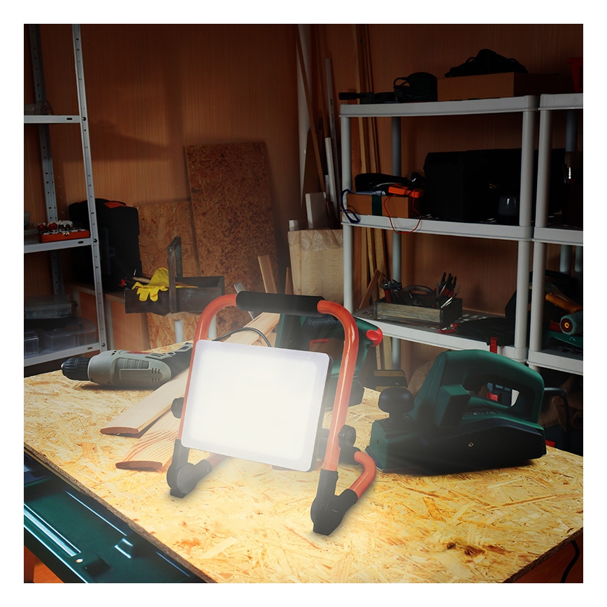 Refletor LED com tripé LED/50W/230V 4000K IP65