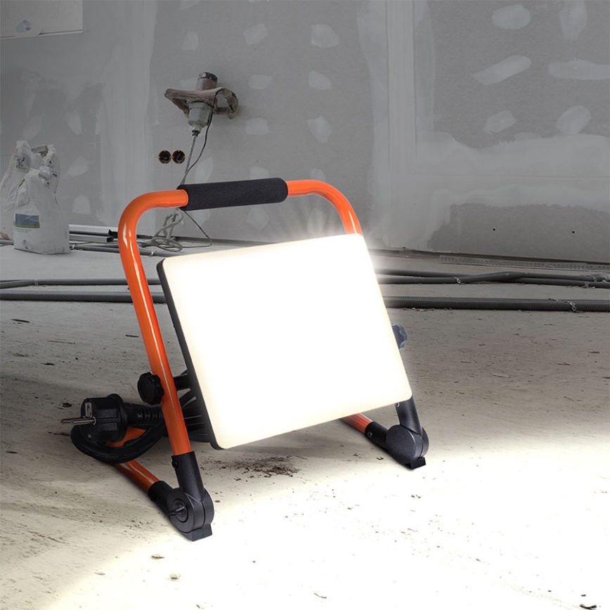 Refletor LED com tripé LED/50W/230V 4000K IP65