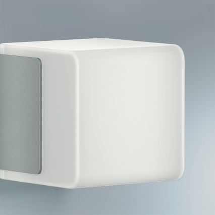 Steinel 055523 - Iluminação exterior LED com sensor L 835 LED/9,5W/230V IP44 prateado