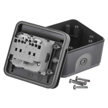 Tomada para ambientes húmidos IP55